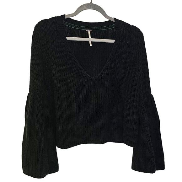 Free People Damsel Cable Knit Bell-Sleeve Black Cropped Boho Pullover Sweater - Picture 2 of 7